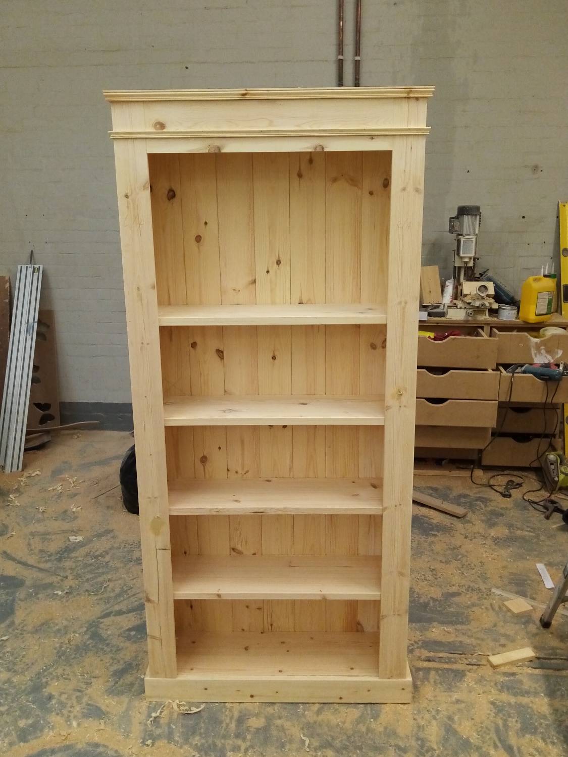 Traditional Joinery can create custom made furniture that will complement any room of the house. Bookcases freestanding